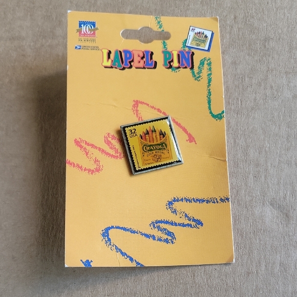 Crayola Accessories - Crayola Gold Medal Crayon Box Pin